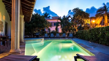 Outdoor pool, a heated pool