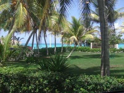 50 Steps to Beach 5 Min. Walk to Downtown 5th St. Playa's #1 Vacation Rental