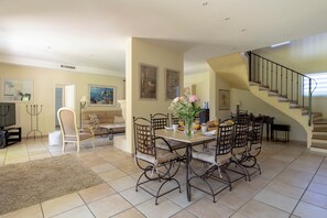 Dining - Splendid Provencal Villa with Air-Conditoning, Heated Pool and Outside kitchen (Saint-Rémy-De-Provence)
