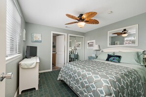 2 slaapkamers, een strijkplank/strijkijzer, gratis wifi, beddengoed