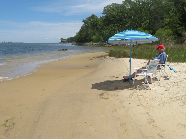 Am Strand, Liegestühle, Strandtücher