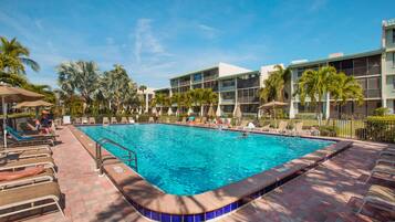 Outdoor pool, a heated pool