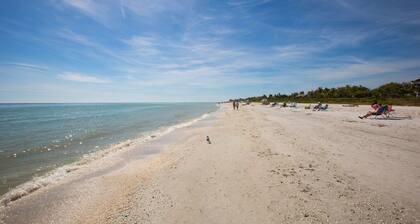 1st Floor Direct Beach Access, 2Bed-2Bath, 5 Star, Extremely Clean, Great Rates