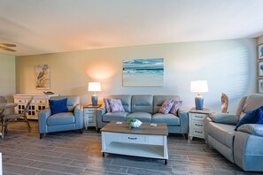 スマートテレビ、DVD プレーヤー、書庫、ステレオ