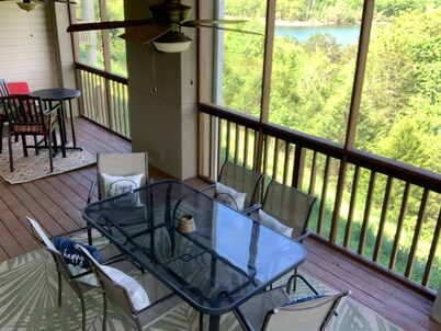 Awesome Lake Views from the Screened-in Deck! Right Next to Silver Dollar City!