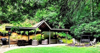 Libro de cuentos de lujo Cottage 5 acres aislados de exuberante bosque y corrientes * pacífico *