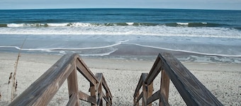 Pet Friendly, Oceanfront Downstairs Unit of Private Home, Pet Friendly