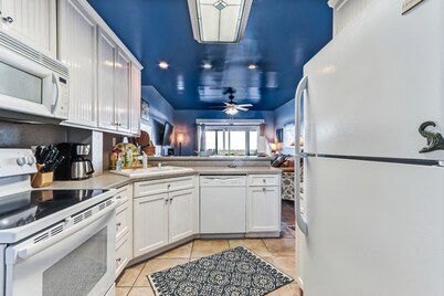 Pet Friendly, Oceanfront Downstairs Unit of Private Home, Pet Friendly