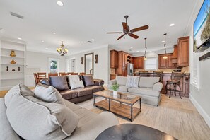 Smart TV, DVD player