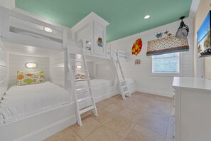 8 bedrooms, iron/ironing board, free WiFi, bed sheets