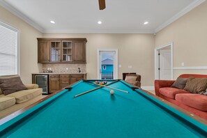Games room - King Suites Galore! Large Private Pool, Large Kitchen! (Miramar Beach)