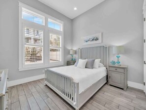 9 bedrooms, iron/ironing board, free WiFi, bed sheets - Born to Sun | Large Pool | Paws Welcome! (Miramar Beach)