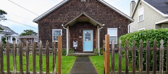 Kids welcome Pac-Man Arcade! 1 blk to beach. King bed, Pack 'n Play, Fenced yard