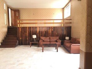 Kawasan tempat duduk lobi