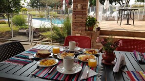 Desayuno bufé gratuito y diario