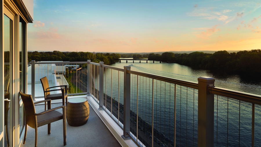 The Landing Hotel at Rivers Casino & Resort