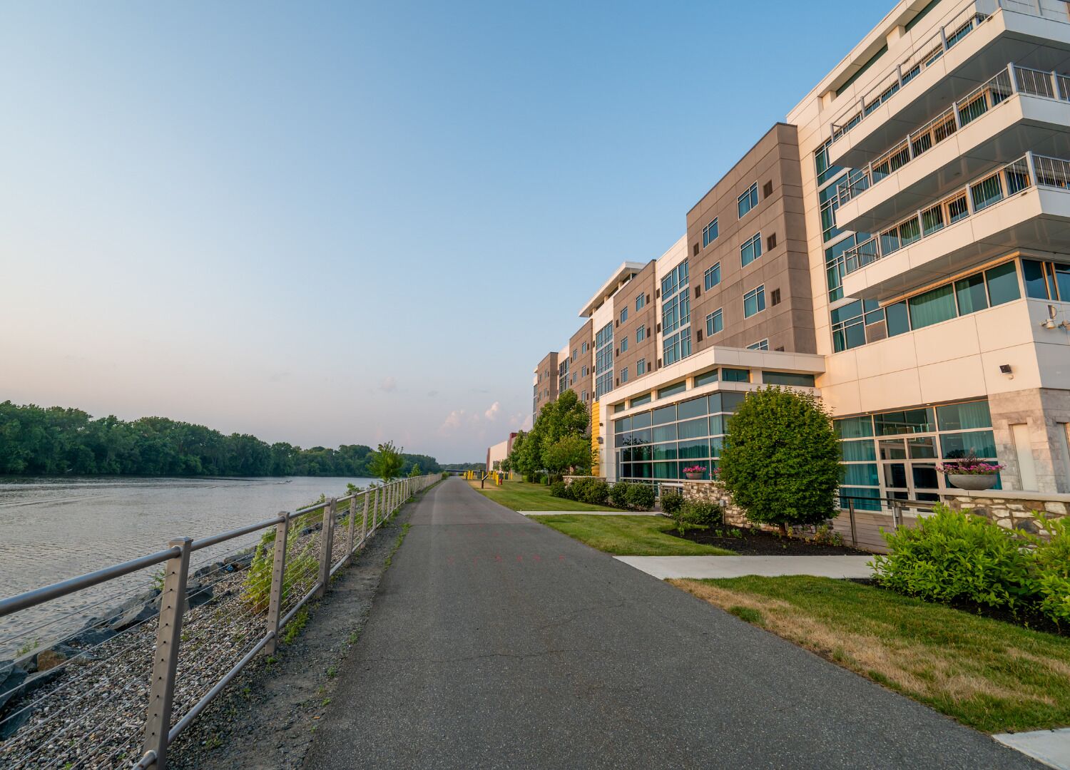 premium bedding, in-room safe, desk, laptop workspace