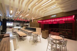 Food court - The Landing Hotel at Rivers Casino Schenectady (Schenectady)