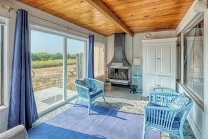 ดีลักซ์คอนโด, 2 ห้องนอน, เตาผิง, ริมทะเล | 1 ห้องนอน, ห้องพักตกแต่งอย่างมีเอกลักษณ์, Wi-Fi ฟรี, ผ้าปูที่นอน