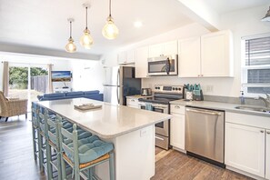 Deluxe Condo, 2 Bedrooms, Fireplace, Oceanfront | Private kitchen | Fridge, microwave, oven, stovetop - Pacific Surf Condos (Ocean Shores)