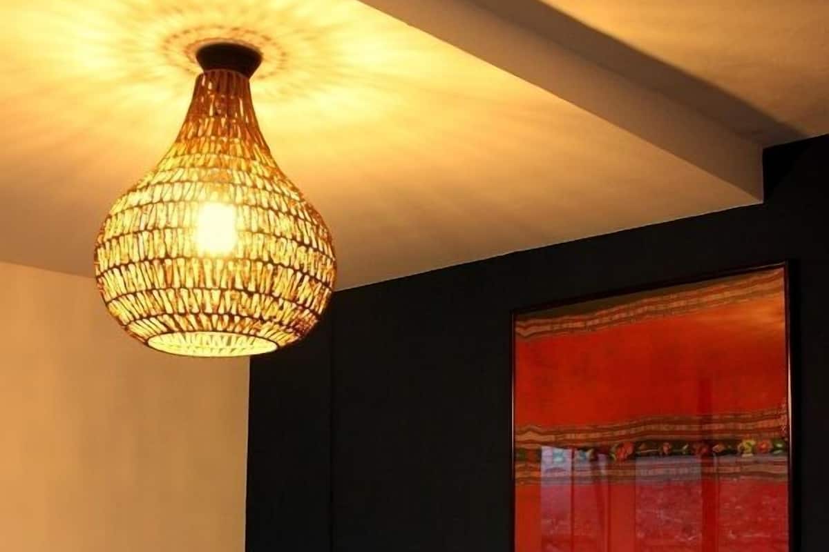 Double Room (with Shared Bathroom) | In-room safe, desk, WiFi (free)