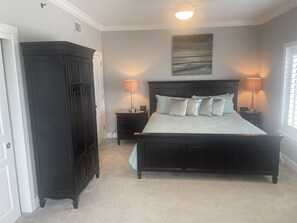 3 habitaciones, escritorio, tabla de planchar con plancha y wifi gratis 
