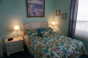 3 slaapkamers, een strijkplank/strijkijzer, reisbedje, gratis wifi