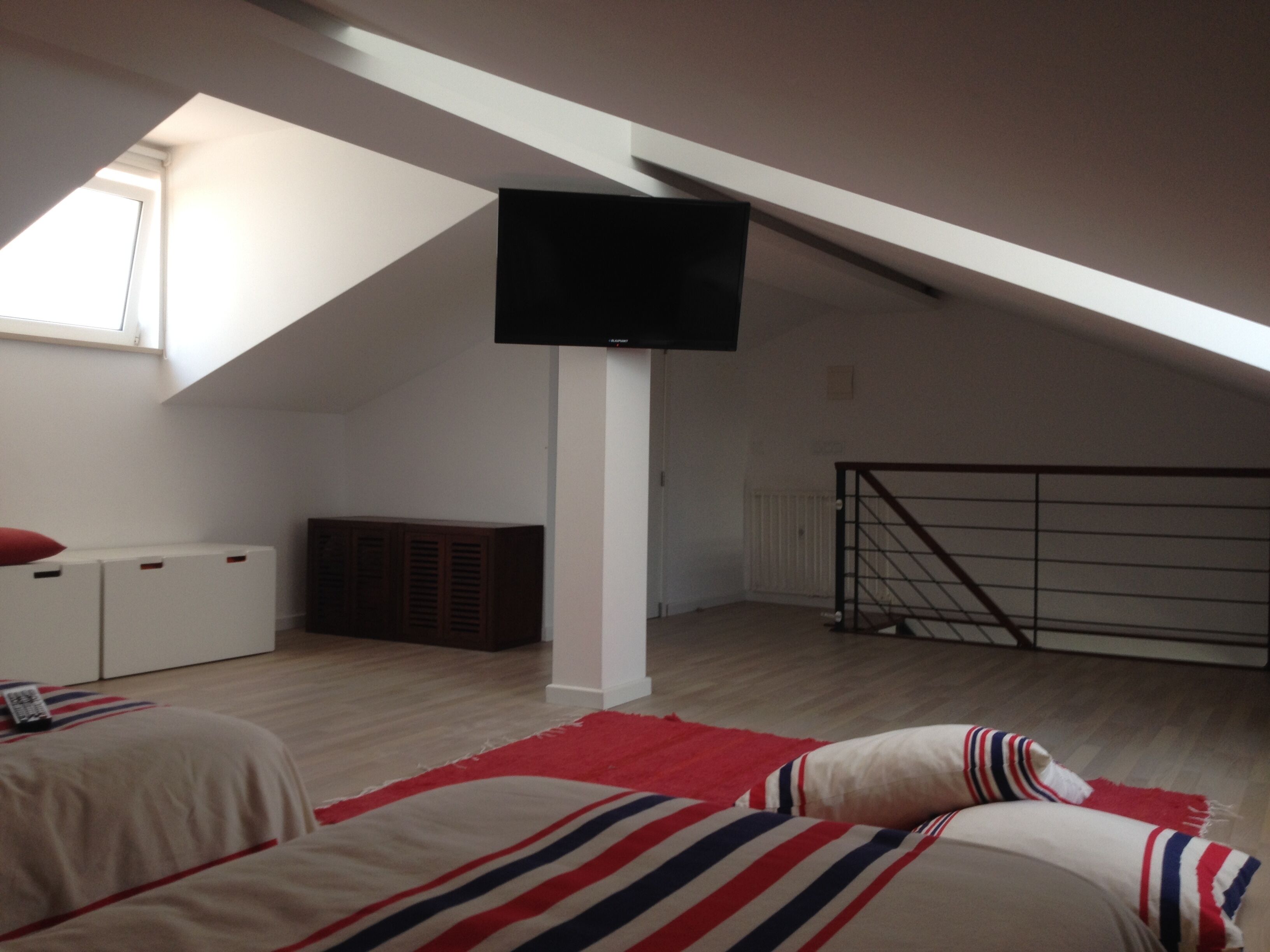 2 makuuhuonetta, silitysrauta/-lauta, vauvan matkasänky, ilmainen Wi-Fi