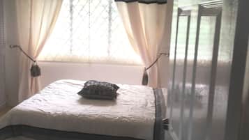 3 bedrooms, iron/ironing board, free WiFi, bed sheets