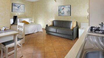 1 bedroom, travel crib, WiFi