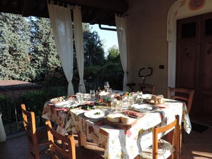 Outdoor dining