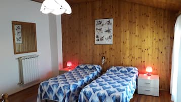 3 Schlafzimmer, Schreibtisch, Bügeleisen/Bügelbrett, kostenloses WLAN