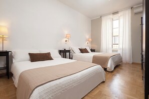 1 habitación, tabla de planchar con plancha, wifi y ropa de cama 