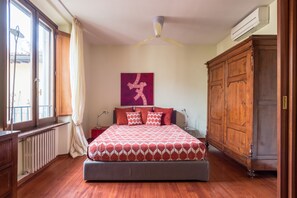 1 bedroom, iron/ironing board, travel cot, free WiFi