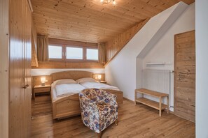 1 dormitorio, tabla de planchar con plancha, cuna de viaje y wifi gratis