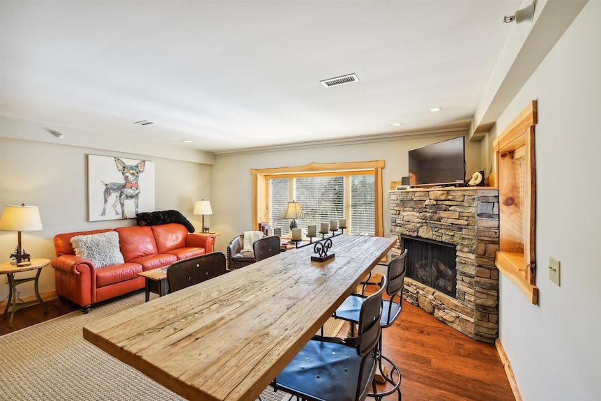 Downtown Blowing Rock Getaway - Steps To Shop & Dining - Cozy Fireplace "Bear" - Blowing Rock, NC