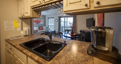 Tyylikäs / puhdas 1BD / BA Pointe Royale - lähellä uima-allas ~ Ei siivousmaksu ~ Great Reviews