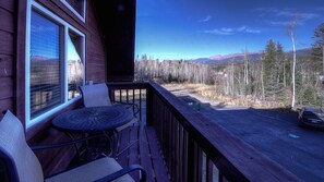 Outdoor dining - AMAZING VIEWS!  Walk Into Town, on Ski Shuttle Route (Winter Park)