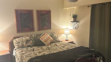 1 bedroom, iron/ironing board, WiFi (free), bed sheets