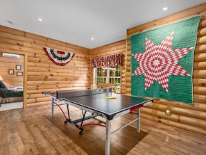 Spielezimmer