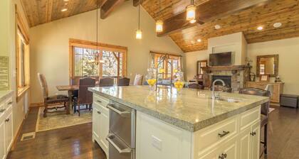Sierra Sanctuary, 4 BDR in Schaffer's Mill Lake Tahoe, Golf & Club Amenities!