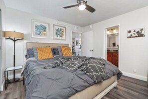 2 bedrooms, desk, iron/ironing board, travel cot