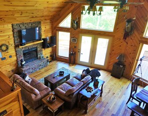 Smart-TV, Kamin, Videospiele, DVD-Player