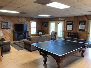 Spielezimmer
