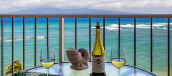 SPRING/SUMMER SALE, 10 STAR Ocean Front, AC & Views You Won't Forget, sleeps 4