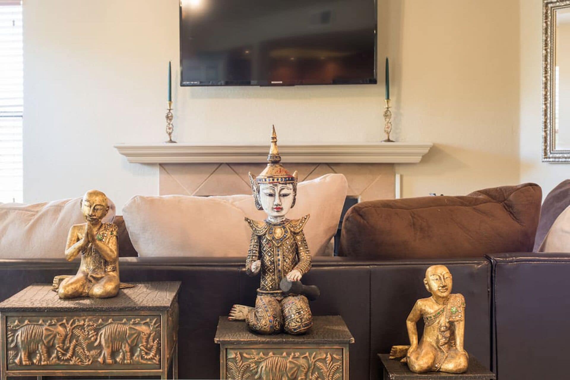 Smart TV, fireplace, books