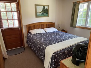 1 bedroom, iron/ironing board, free WiFi