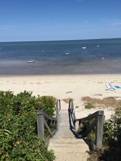 Brewster, Beach Cottage with 1/2 Mile of Private Asso. Beach for your Enjoyment.
