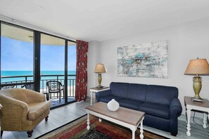 Smart TV - Great Direct Oceanfront 1 BR/1BA central location (Myrtle Beach)