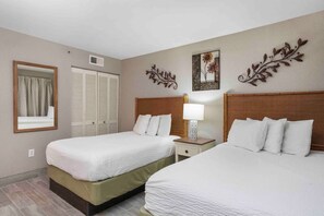 1 bedroom, iron/ironing board, WiFi, bed sheets - Great Direct Oceanfront 1 BR/1BA central location (Myrtle Beach)